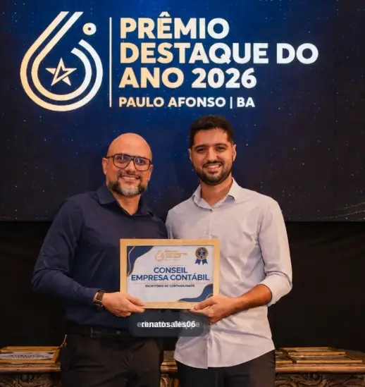 Renato Sales recebendo o Prêmio Destaque do Ano 2026 para a Conseil Empresa Contábil